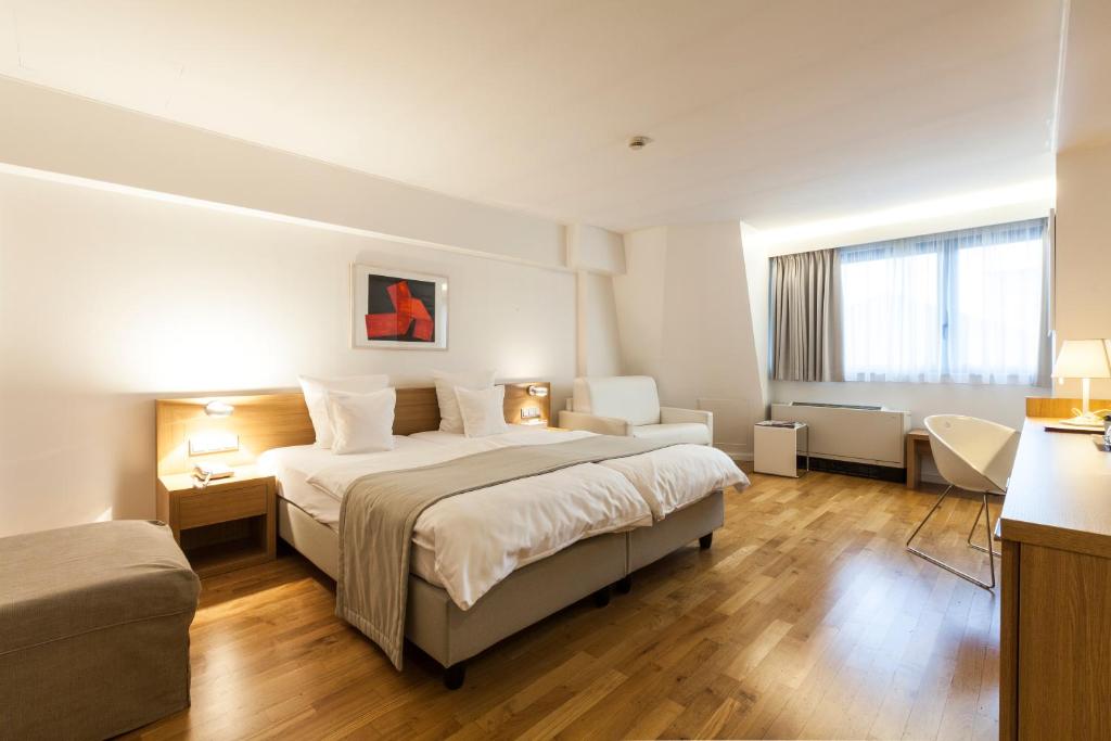 Elegant room at Hotel Simoncini